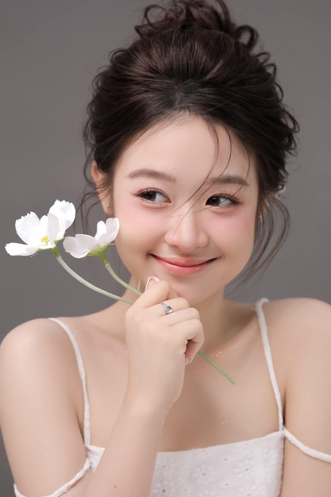 Hai nàng thơ 17 tuổi cạnh tranh sát rạt trong hai phim Việt hot nhất hiện nay ảnh 11