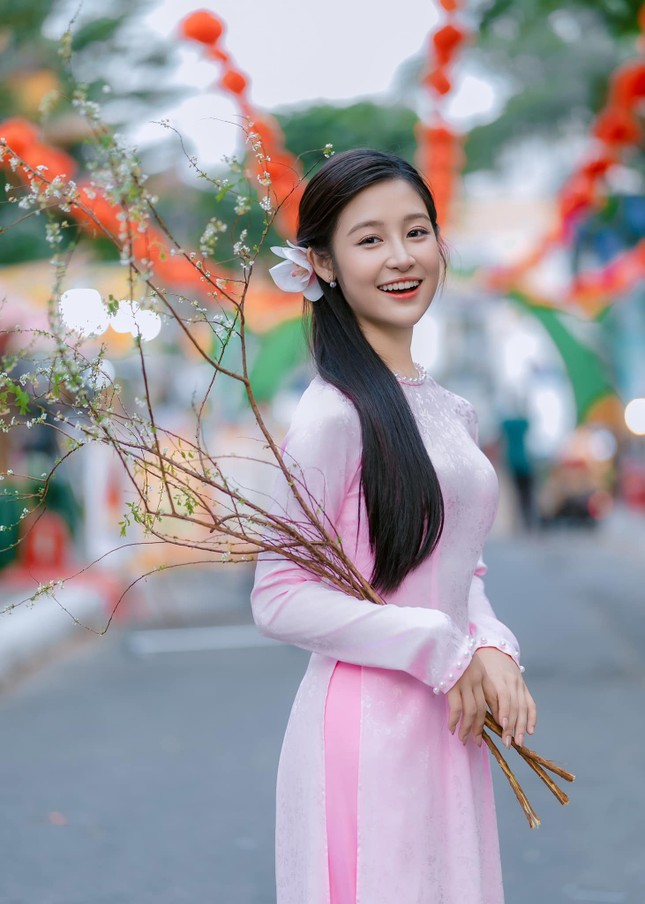 Hai nàng thơ 17 tuổi cạnh tranh sát rạt trong hai phim Việt hot nhất hiện nay ảnh 10