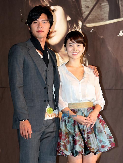 Song Hye Kyo phản ứng thế nào khi “đụng độ” hai tình cũ, một tình tin đồn ở Baeksang 2025? ảnh 3
