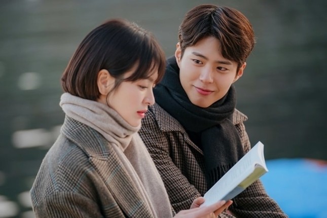 Song Hye Kyo phản ứng thế nào khi “đụng độ” hai tình cũ, một tình tin đồn ở Baeksang 2025? ảnh 5