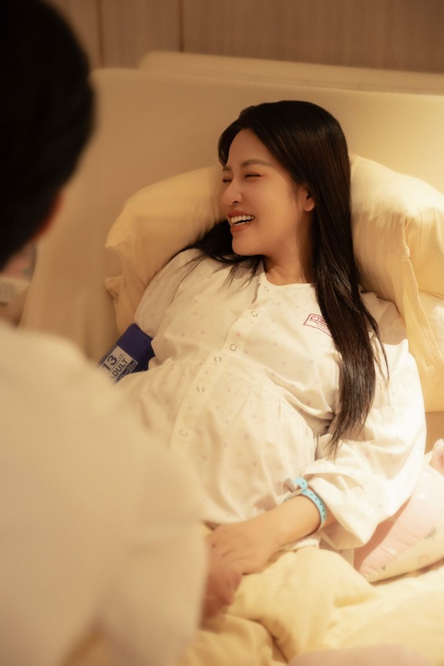Sao nữ V-Biz khoe ảnh vượt cạn xinh đẹp: Riêng Puka gây tranh cãi vì một chi tiết ảnh 2