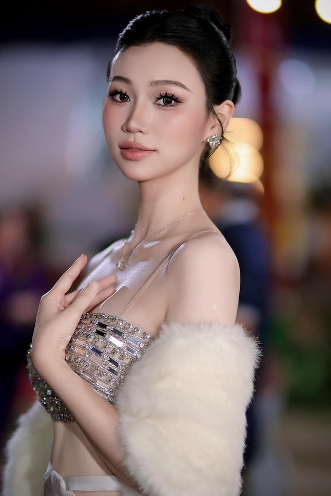 Top 25 Hoa hậu Việt Nam 2024: Cô gái Nghệ An gây thương nhớ với nụ cười duyên ảnh 9