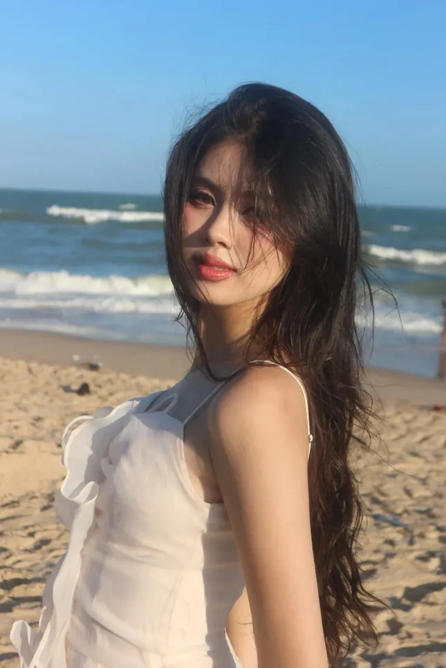 Bên cạnh giọng hát ngọt ngào, cô gái này còn là “mỹ nhân mặt mộc” ở Hoa hậu Việt Nam 2024 ảnh 7