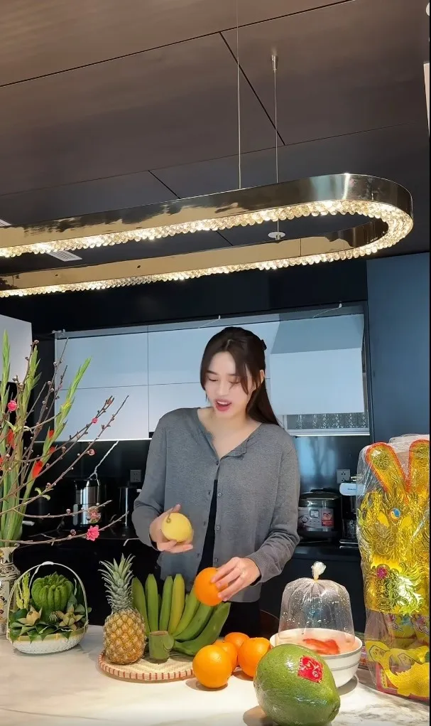 Hoa hậu Đỗ Thị Hà dạo này lạ lắm, thay đổi ra sao mà mọi người tấm tắc khen ngợi? ảnh 1