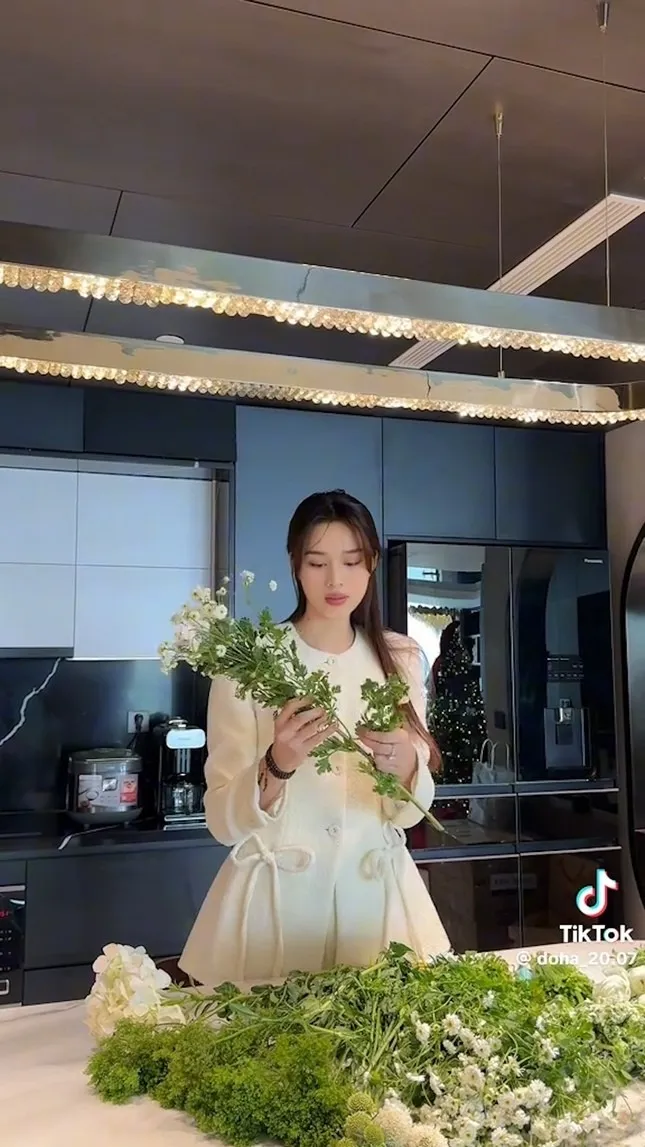 Hoa hậu Đỗ Thị Hà dạo này lạ lắm, thay đổi ra sao mà mọi người tấm tắc khen ngợi? ảnh 2