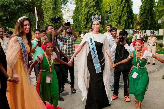 Thực hư việc Miss World 2025 Opal Suchata nhận giải thưởng lên tới 162 tỷ đồng - Ảnh 3. Thực hư việc Miss World 2025 Opal Suchata nhận giải thưởng lên tới 162 tỷ đồng - Ảnh 3.