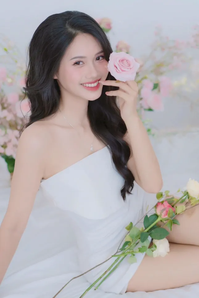 Cô gái mang vẻ đẹp trong veo như cơn mưa mùa Hạ ở chung kết Hoa hậu Việt Nam 2024 ảnh 9