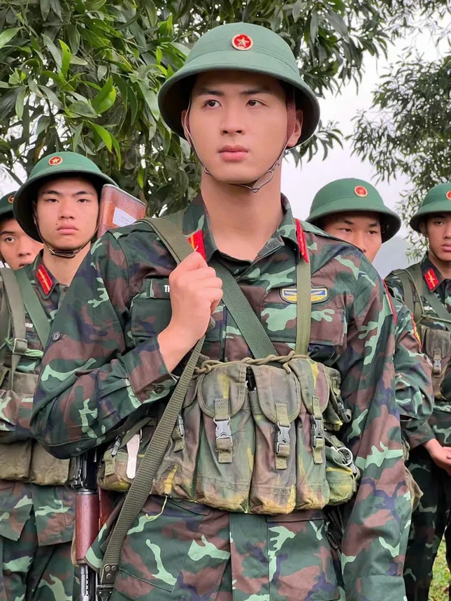 Chàng tân binh sáng giá của phim giờ vàng với chiều cao như tổng tài truyện ngôn tình ảnh 7