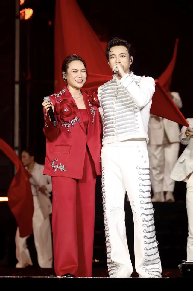 Hòa Minzy, SOOBIN mang âm nhạc truyền thống đến Gala Vinh quang Công an nhân dân Việt Nam ảnh 2