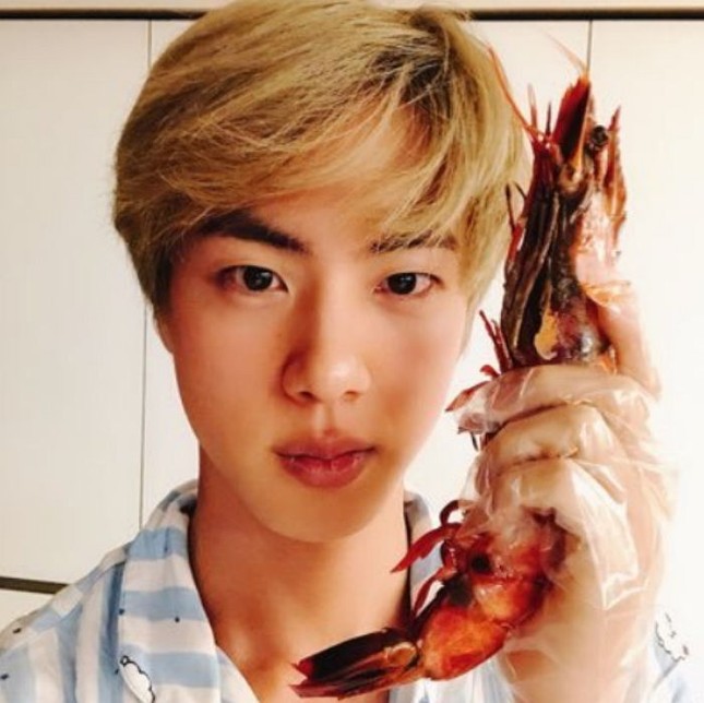 Vì lý do gì mà Jin (BTS) giữ yên lặng trong ngày Cá tháng Tư năm nay? ảnh 2