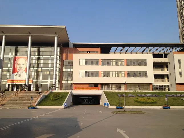 Đi tìm những ngôi trường siêu đẹp, xứng đáng làm bối cảnh cho “Vườn Sao Băng” bản Việt ảnh 2