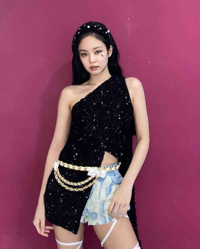 Vừa chia tay mái tóc “Dương Qua đại hiệp”, Jennie thăng hạng nhan sắc trở lại ảnh 6