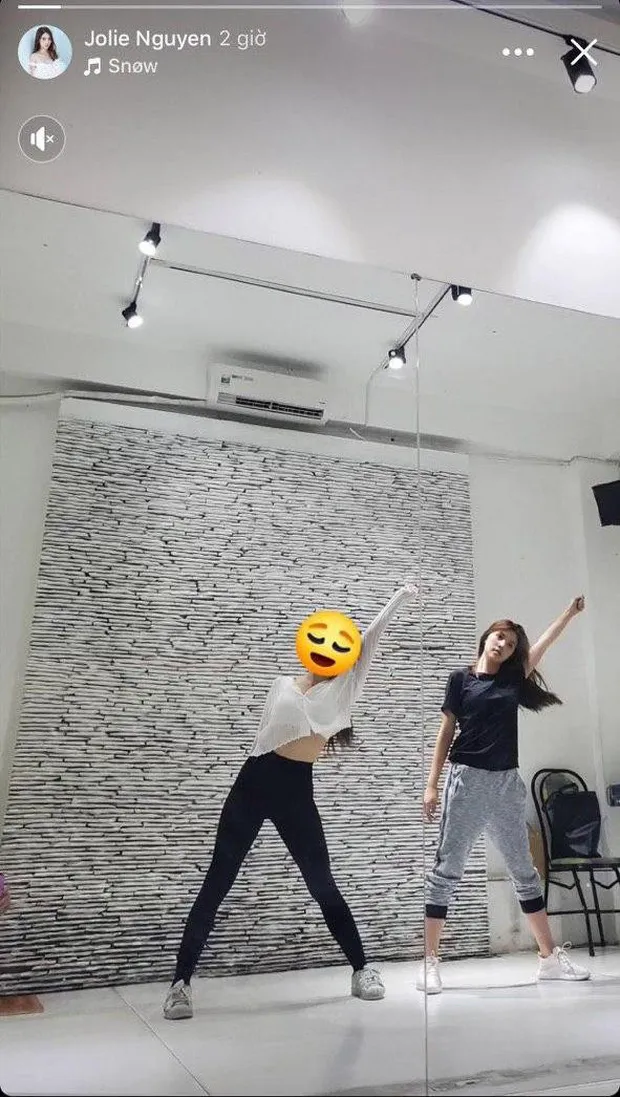 Jolie Nguyễn vẫn bình thản làm điều này trên mạng xã hội bất chấp tin đồn bủa vây ảnh 3