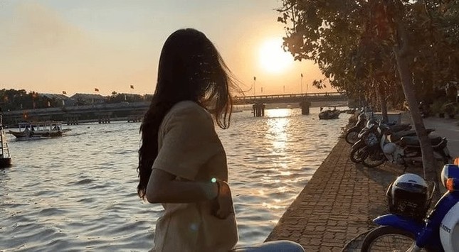Ngất ngây trước bộ ảnh du lịch Hội An đẹp như chụp tạp chí của Seo Ye Ji ảnh 6