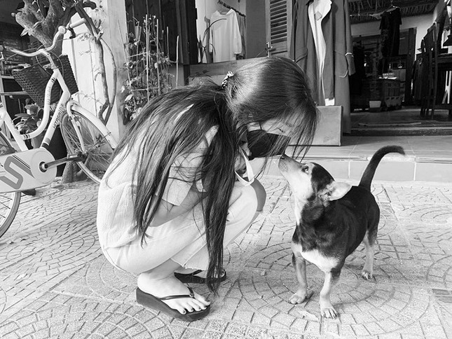 Ngất ngây trước bộ ảnh du lịch Hội An đẹp như chụp tạp chí của Seo Ye Ji ảnh 4