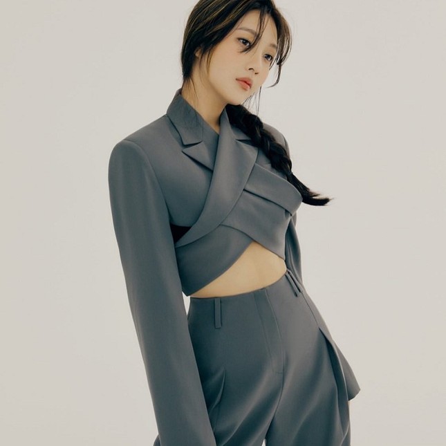 Joy nhiều lần đụng hàng với Jennie (BLACKPINK) khiến stylist của Red Velvet bị réo tên ảnh 2