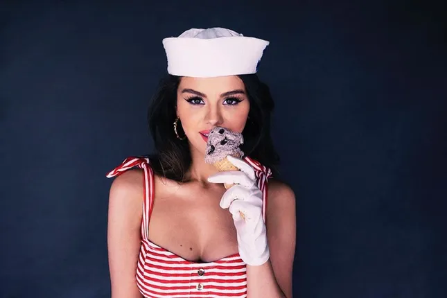 Selena Gomez diện đồ rẻ hơn BLACKPINK cả trăm lần, có món chỉ 70K trong “Ice Cream” ảnh 7