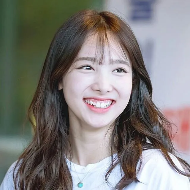 7 tiêu chuẩn ngoại hình của một idol K-Pop: Muốn đạt đủ chẳng khác gì thi Hoa hậu ảnh 7