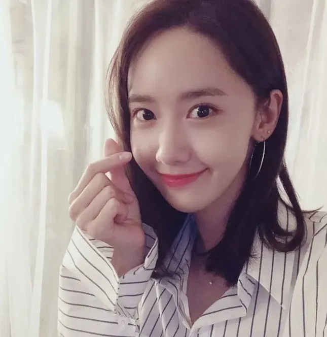 Ngạc nhiên chưa, nhiều “tường thành sắc đẹp” K-Pop hóa ra lại sở hữu “mắt nổ mắt xịt” ảnh 5