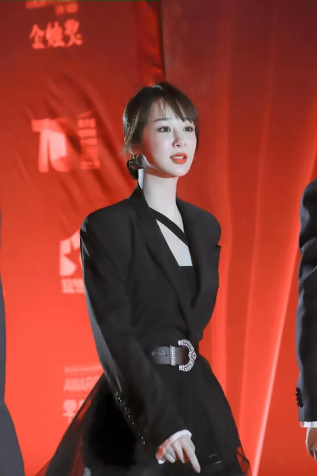 Chưa rút kinh nghiệm sau váy Công Trí, Dương Tử lại tự “dìm hàng” do chọn sai trang phục ảnh 9