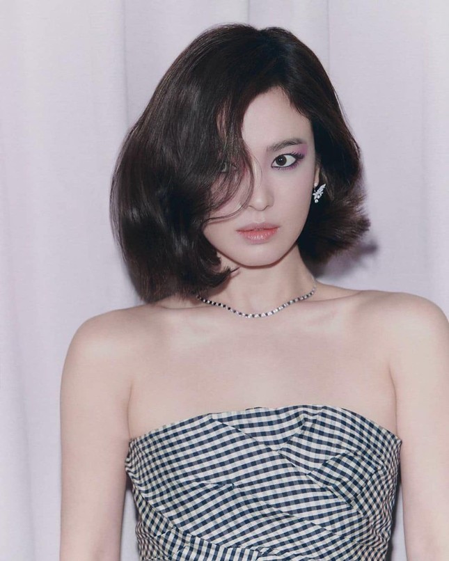 Song Hye Kyo nói gì trên tạp chí W mà netizen cho rằng cô đang muốn đá xéo Song Joong Ki? ảnh 1
