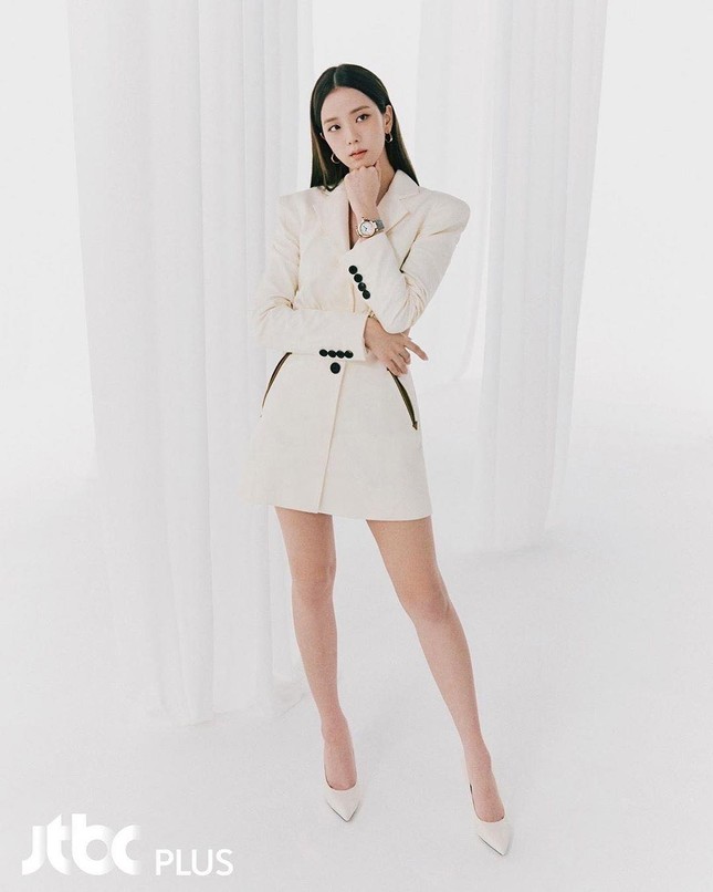 Tuyệt chiêu nào giúp Jisoo dù thấp nhất BLACKPINK nhưng vẫn khiến người khác ngước nhìn? ảnh 4