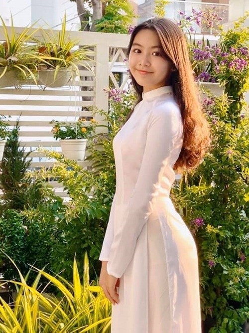 Con gái Quyền Linh trong ảnh không chỉnh sửa: Lớn lên không thi Hoa hậu thì quá phí! ảnh 6