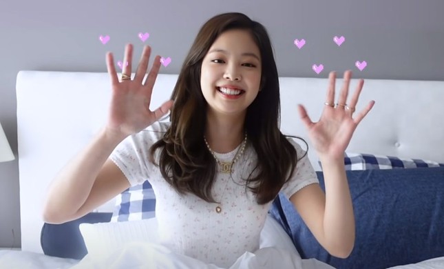 Netizen giật mình khi "bóc giá" giường ngủ của Jennie (BLACKPINK): Giàu vậy ai chơi lại! ảnh 8