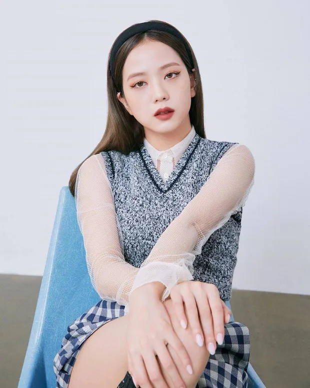 SooYoung hai lần đụng hàng Jisoo: Đẳng cấp của SNSD và BLACKPINK đúng “đỉnh của chóp” ảnh 6