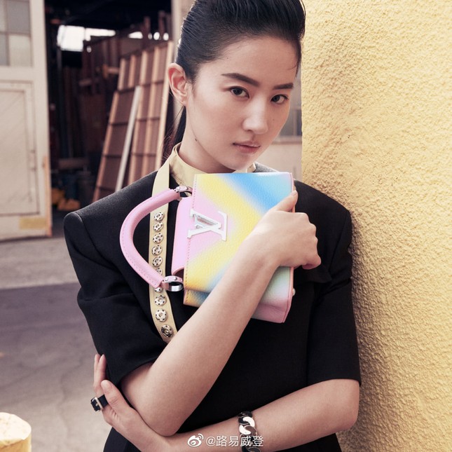 Lưu Diệc Phi bất ngờ trở thành nàng thơ của Louis Vuitton nhưng bị chê nhiều hơn khen ảnh 3