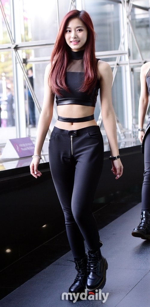 Những nữ idol dáng đẹp nhưng ít được khen ngợi: Ngoài Jisoo (BLACKPINK) còn thêm ai nữa? ảnh 5