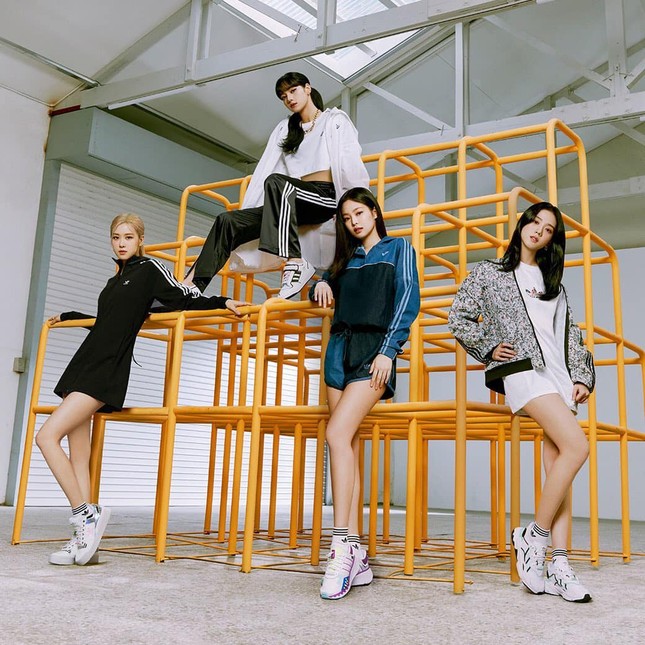 Nếu là một chàng trai, cả Lisa và Rosé đều muốn hẹn hò với Jennie vì lý do bất ngờ này ảnh 1