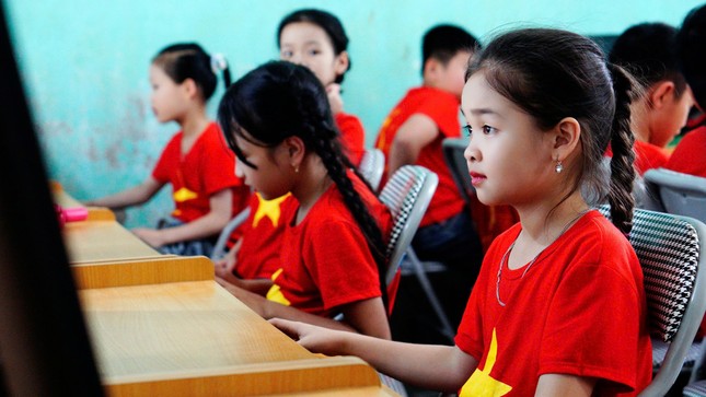 Trao phòng máy tính cho học sinh vùng khó khăn tỉnh Cao Bằng ảnh 5
