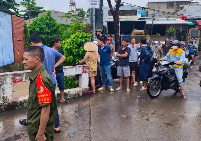 Đồng Nai: Tìm kiếm bé gái bị nước cuốn trôi ảnh 2
