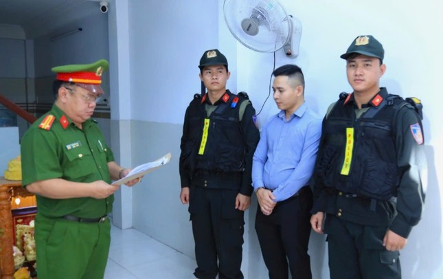 Đồng Nai bắt quả tang cơ sở sản xuất hàng trăm tấn phân giả ảnh 1