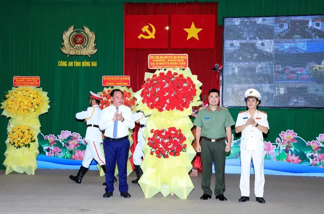 Công bố quyết định của Bộ trưởng Bộ Công an về công tác cán bộ ảnh 2