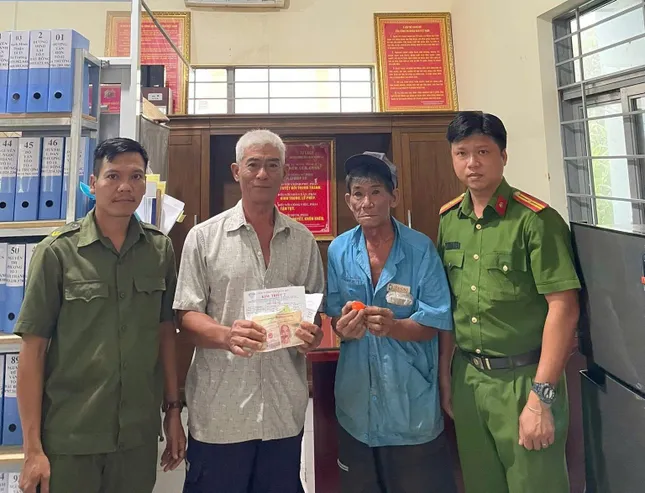Nhặt được tiền vàng, lão nông trả lại cho người đánh rơi ảnh 2