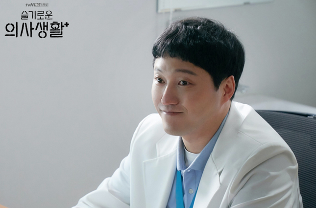 “Hospital Playlist” - Sự kết hợp cực đáng xem giữa dòng phim bác sĩ và “Reply 1988“ ảnh 6