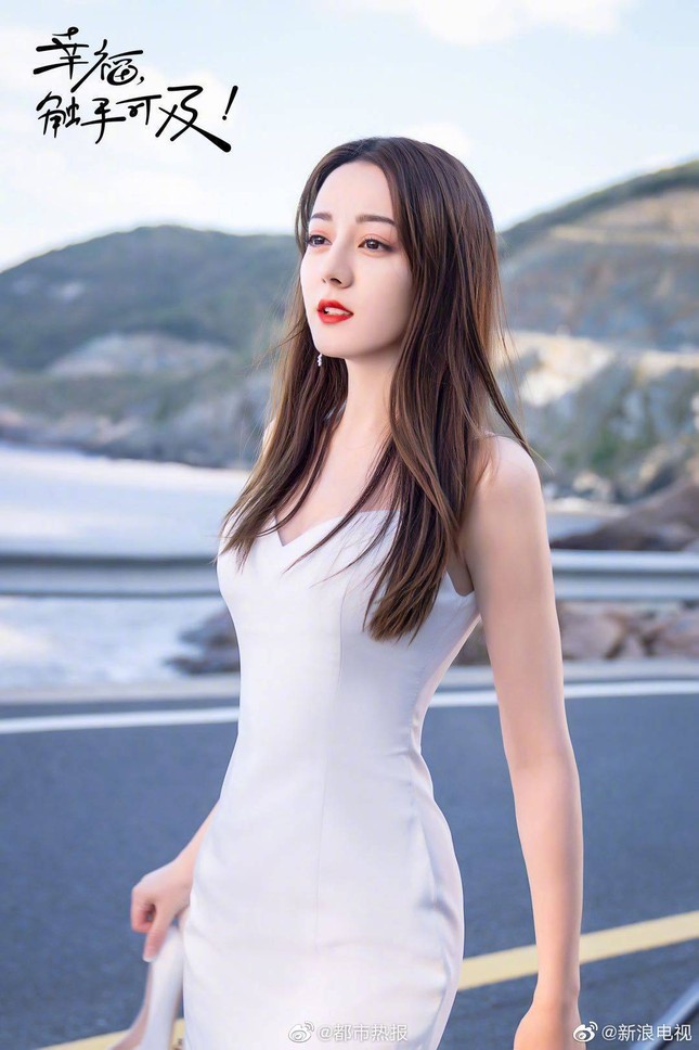 Địch Lệ Nhiệt Ba xinh như thiên thần trong phim mới “Hạnh Phúc Trong Tầm Tay“ ảnh 6