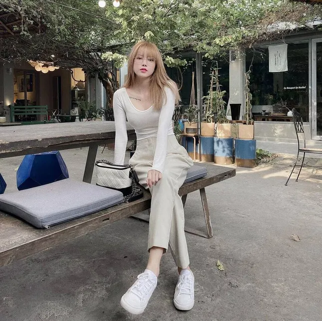 Thiều Bảo Trâm đăng status “kiệm lời” hẳn từ sau tin đồn rạn nứt tình cảm với Sơn Tùng ảnh 1