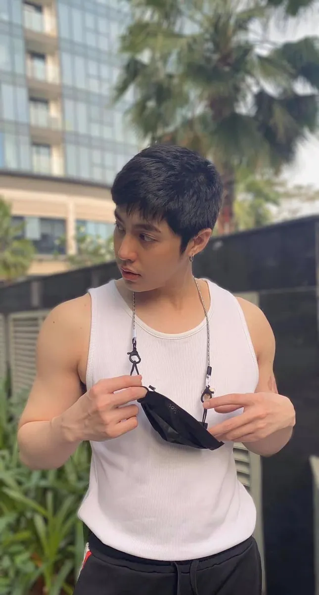Noo Phước Thịnh đăng ảnh “thả thính”, netizen lại bóc mẽ trình photoshop “giả trân“ ảnh 2