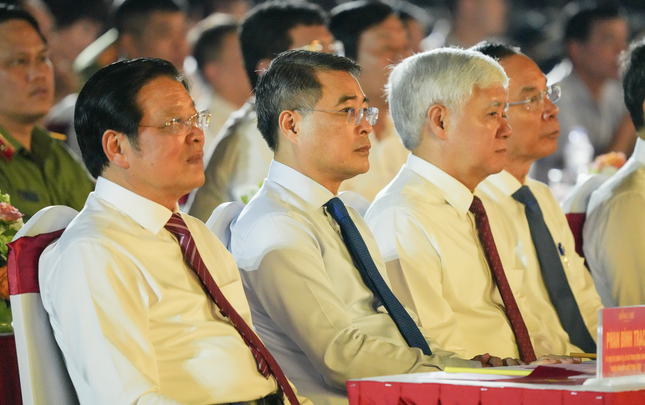 Bí thư Nghệ An cảm ơn lãnh đạo Đảng, Nhà nước, cơ quan trung ương, địa phương về tổ chức Lễ hội Làng Sen ảnh 4