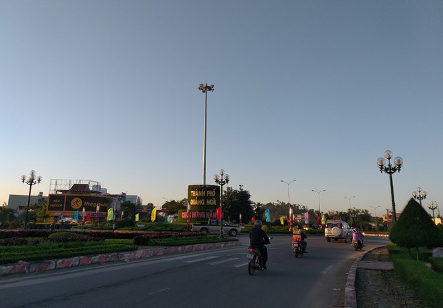 ‘Bé hạt tiêu’ một mình vượt 1.000km về quê ăn Tết ảnh 8
