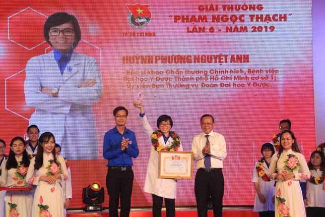 TPHCM tuyên dương 37 thầy thuốc trẻ tiêu biểu ảnh 3