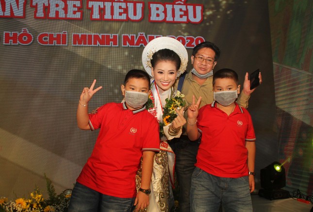 TPHCM tuyên dương 12 gương 'Công dân trẻ tiêu biểu' ảnh 16