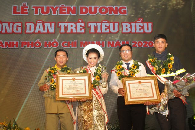 TPHCM tuyên dương 12 gương 'Công dân trẻ tiêu biểu' ảnh 17