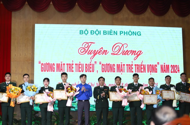 Tuyên dương 20 gương mặt trẻ tiêu biểu, triển vọng trong lực lượng biên phòng ảnh 7