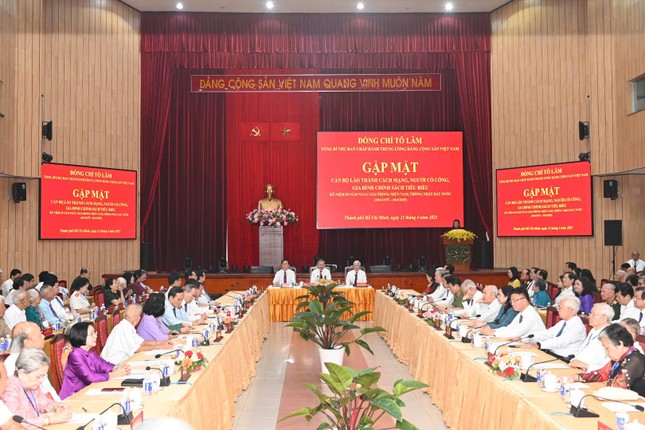 Tổng Bí thư Tô Lâm gặp mặt cán bộ lão thành, người có công, gia đình chính sách tiêu biểu ảnh 3