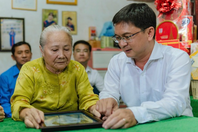 Trao bằng ‘Tổ quốc ghi công’ cho 5 nữ liệt sĩ biệt động hy sinh Tết Mậu Thân 1968 ảnh 3