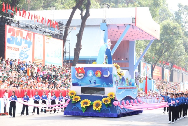 Thanh niên TPHCM chung sức góp vào sự thành công của đại lễ 30/4 ảnh 1